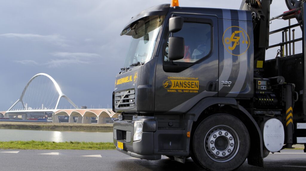 Vrachtwagen van Janssen Wamel